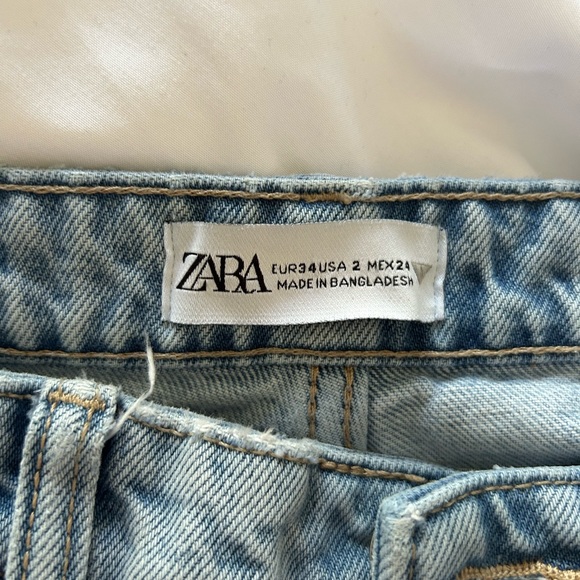 Zara High Waisted Jeans - Picture 4 of 4